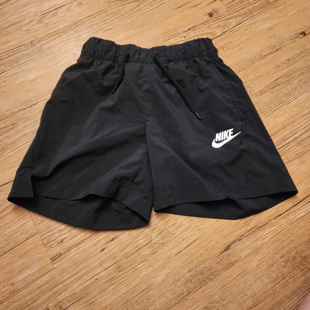 Big girls nike dri fit shorts size large new